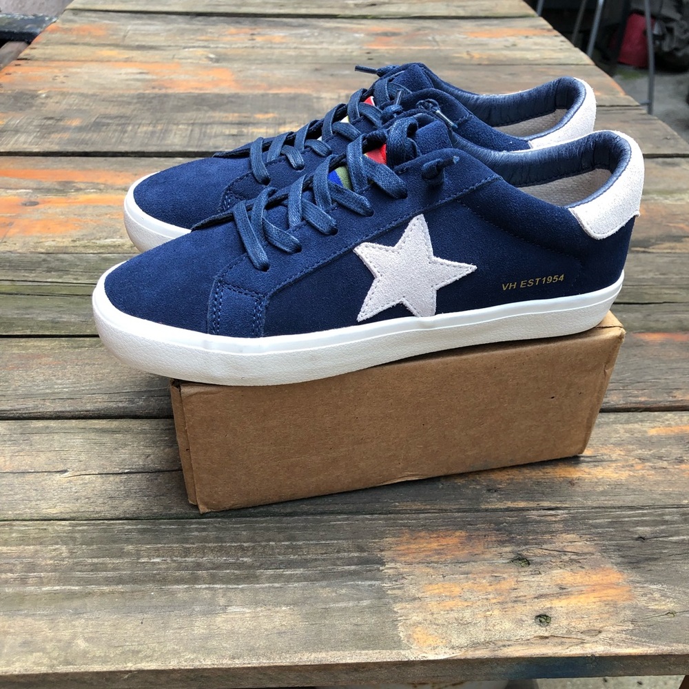 **Brand New** Vintage Havana suede star sneakers